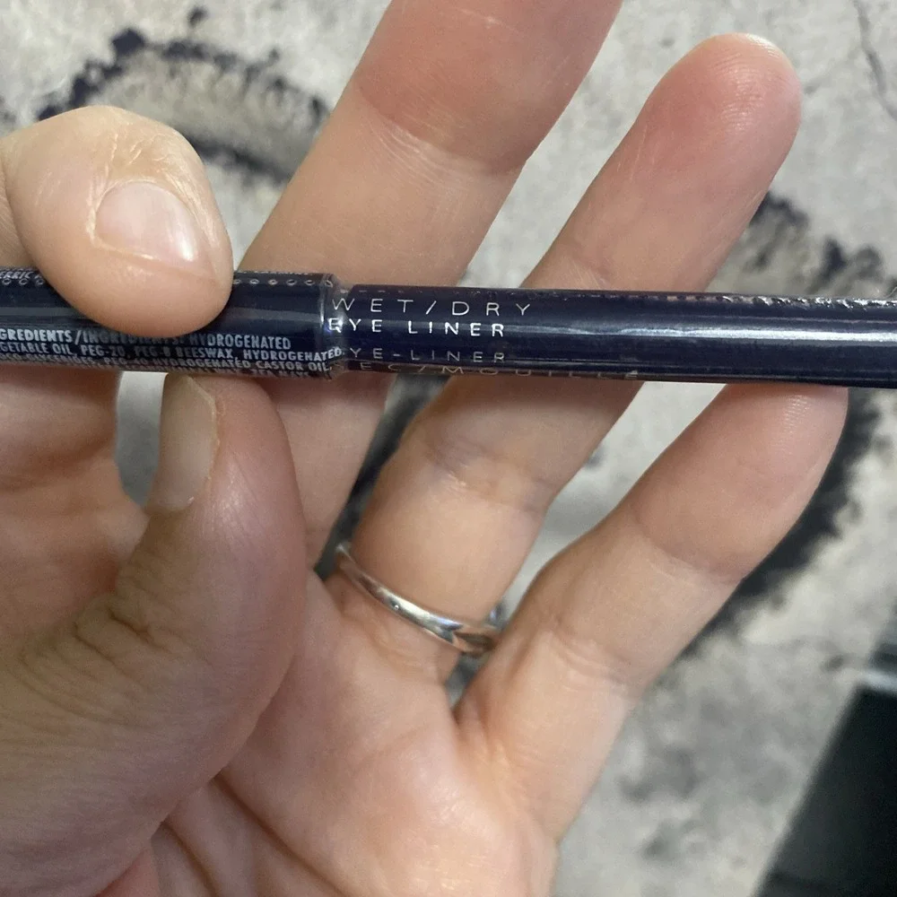 AVON Wet / Dry Eye Liner In‎ Shade Rich Violet Eyeliner
